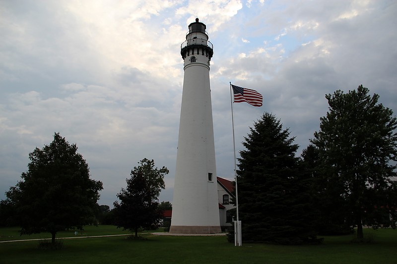 Wisconsin / Wind Point lighthouse
Author of the photo: [url=http://www.flickr.com/photos/21953562@N07/]C. Hanchey[/url]
Keywords: Wisconsin;United States;Lake Michigan