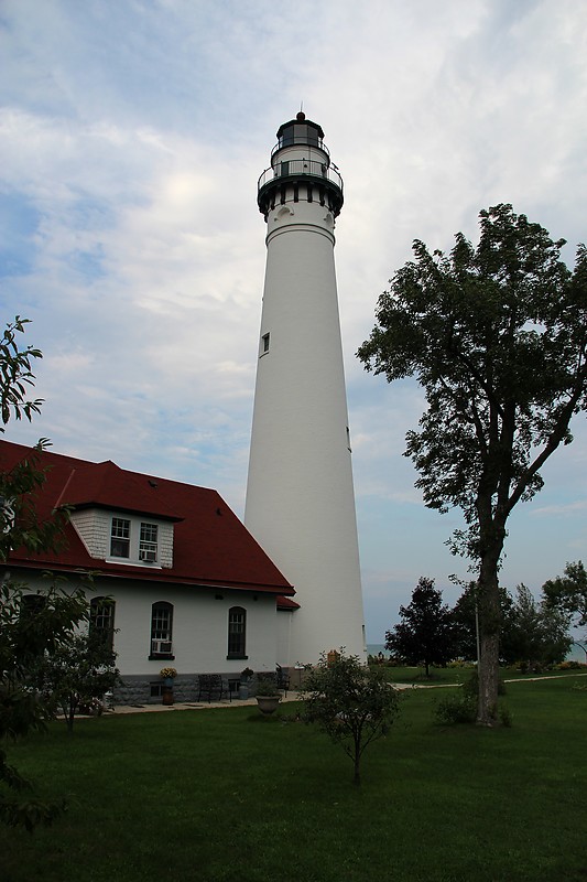Wisconsin / Wind Point lighthouse
Author of the photo: [url=http://www.flickr.com/photos/21953562@N07/]C. Hanchey[/url]
Keywords: Wisconsin;United States;Lake Michigan