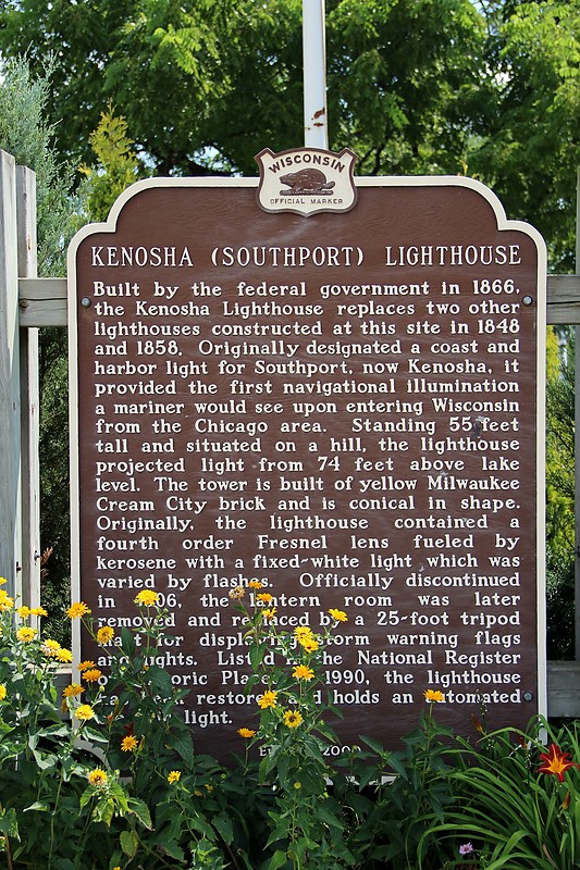 Wisconsin / Kenosha / Southport lighthouse - plate
Author of the photo: [url=http://www.flickr.com/photos/21953562@N07/]C. Hanchey[/url]
Keywords: Wisconsin;United States;Lake Michigan;Kenosha;Plate