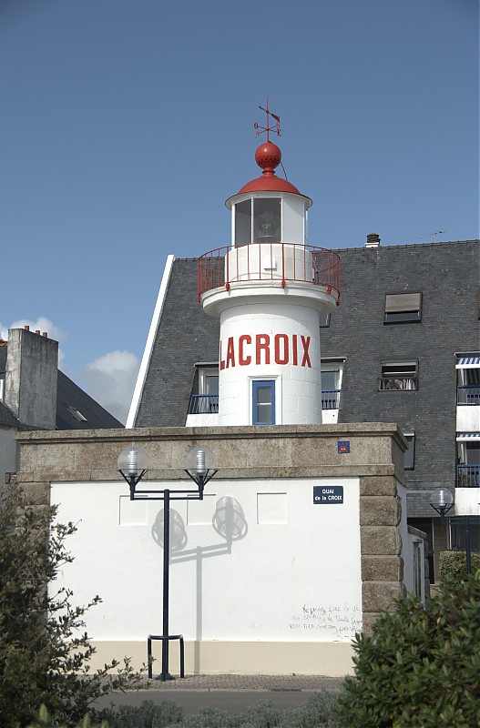 CONCARNEAU - Ldg Lts - Front - La Croix lighthouse
Keywords: Bay of Biscay;France;Brittany;Concarneau