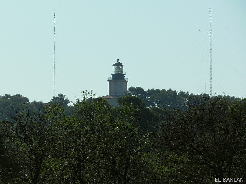 Hyères / Cap d'Arme lighthouse
AKA Porquerolles, Rocher de la Croix
Keywords: Hyeres;France;Mediterranean sea