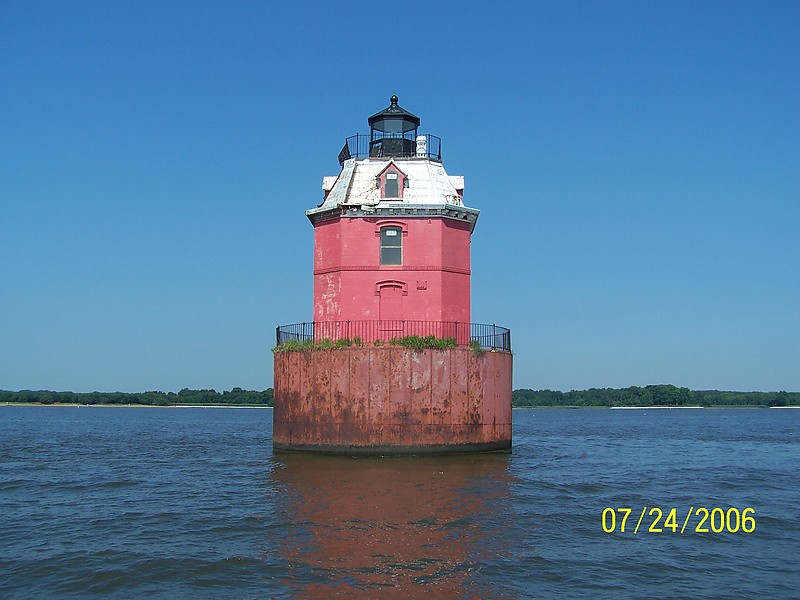 Maryland / Sandy Point Shoal lighthouse
Author of the photo: [url=https://www.flickr.com/photos/bobindrums/]Robert English[/url]
Keywords: United States;Maryland;Chesapeake bay;Offshore