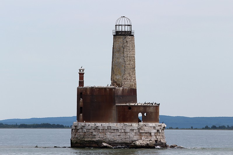 Michigan / Waugoshance shoal lighthouse
Author of the photo: [url=http://www.flickr.com/photos/21953562@N07/]C. Hanchey[/url]
Keywords: Michigan;Lake Michigan;United States;Offshore
