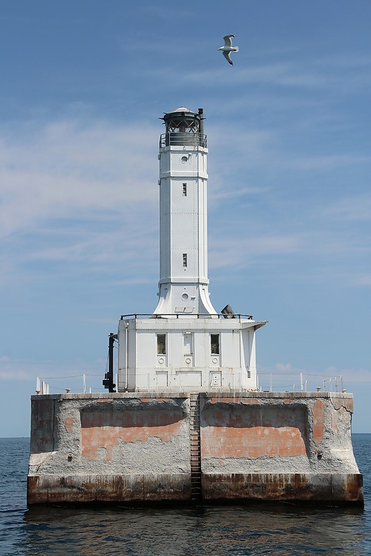 Michigan / Grays Reef lighthouse
Author of the photo: [url=http://www.flickr.com/photos/21953562@N07/]C. Hanchey[/url]
Keywords: Michigan;Lake Michigan;United States;Offshore