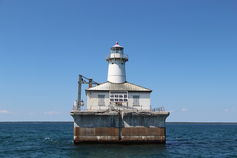 Michigan / Fourteen Foot Shoal lighthouse
Author of the photo: [url=http://www.flickr.com/photos/21953562@N07/]C. Hanchey[/url]
Keywords: Michigan;Lake Huron;United States;Offshore