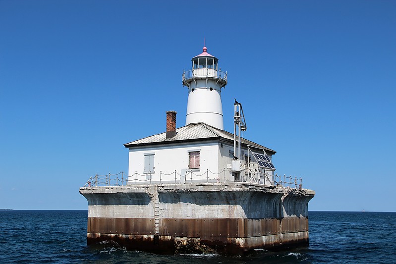 Michigan / Fourteen Foot Shoal lighthouse
Author of the photo: [url=http://www.flickr.com/photos/21953562@N07/]C. Hanchey[/url]
Keywords: Michigan;Lake Huron;United States;Offshore