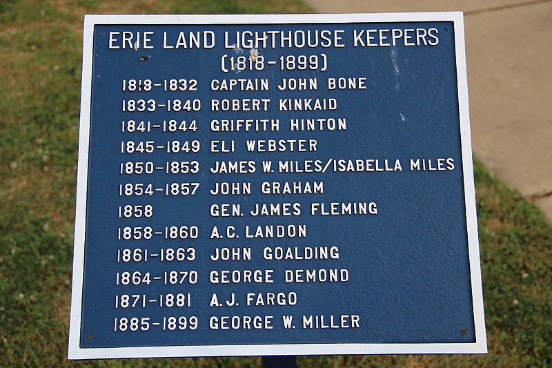 Pennsylvania / Erie Land lighthouse - plate
Author of the photo: [url=http://www.flickr.com/photos/21953562@N07/]C. Hanchey[/url]
Keywords: Pennsylvania;Lake Erie;Erie;United States;Plate
