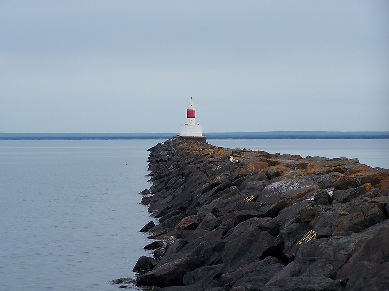 Michigan / Presque Isle Harbor Breakwater light
Author of the photo: [url=https://www.flickr.com/photos/bobindrums/]Robert English[/url]
Keywords: Michigan;United States;Marquette;Lake Superior