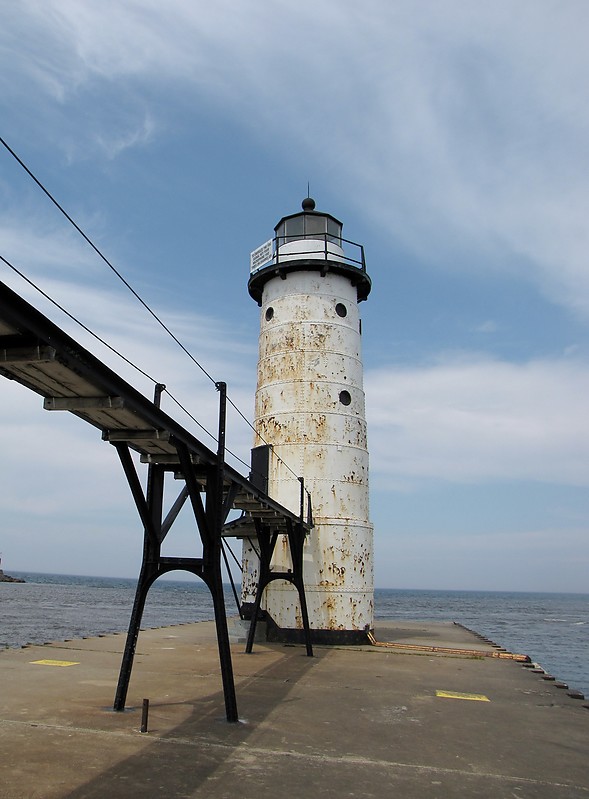 Michigan /  Manistee North Pierhead lighthouse
Author of the photo: [url=https://www.flickr.com/photos/bobindrums/]Robert English[/url]

Keywords: Michigan;Lake Michigan;United States;Manistee