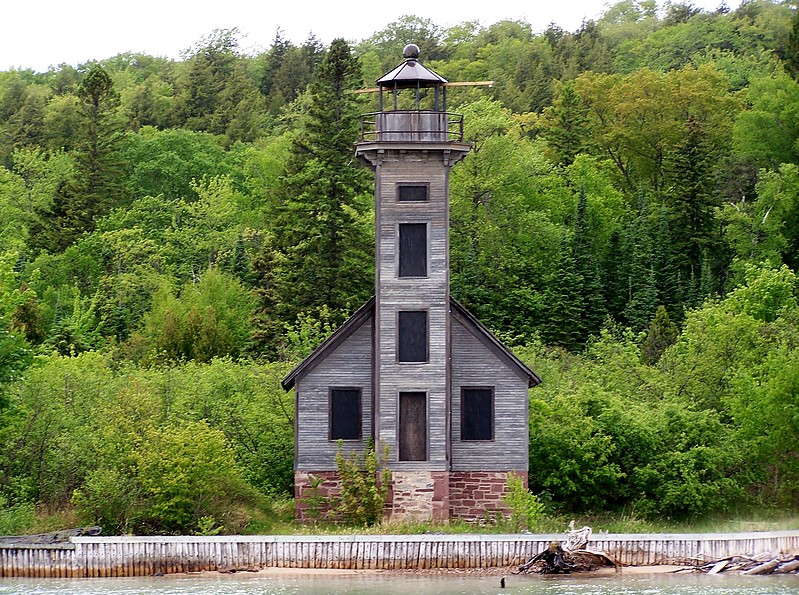 Michigan / Grand Island East Channel lighthouse
Author of the photo: [url=https://www.flickr.com/photos/bobindrums/]Robert English[/url]
Keywords: Michigan;Lake Superior;United States