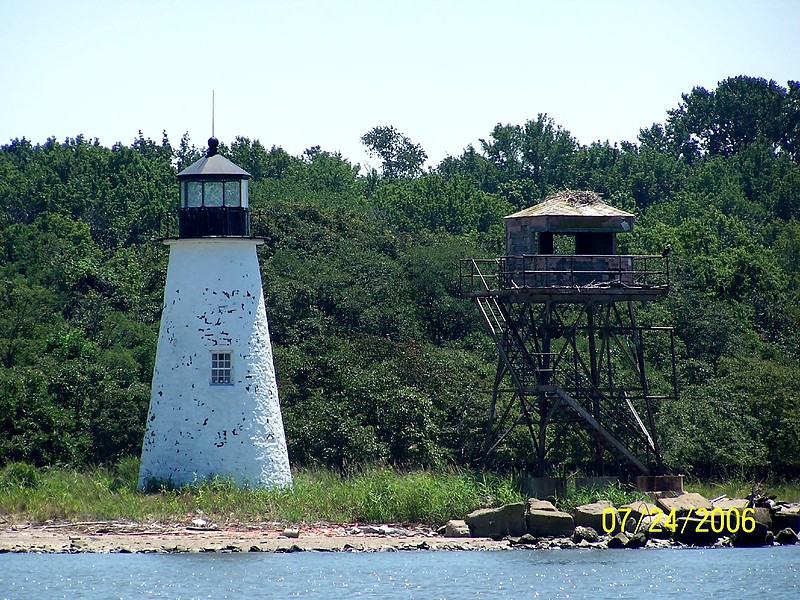 Maryland / Poole's Island lighthouse
Author of the photo: [url=https://www.flickr.com/photos/bobindrums/]Robert English[/url]

Keywords: Maryland;Chesapeake Bay;United States