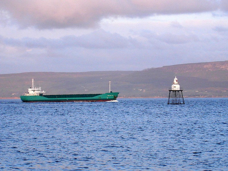 Moville Light
Permission granted by [url=http://forum.shipspotting.com/index.php?action=profile;u=26473]Mark Daly[/url]
[url=http://www.shipspotting.com/gallery/photo.php?lid=921790#]Original photo[/url]
Keywords: Lough Foyle;North Channel;Ireland;Moville;Offshore