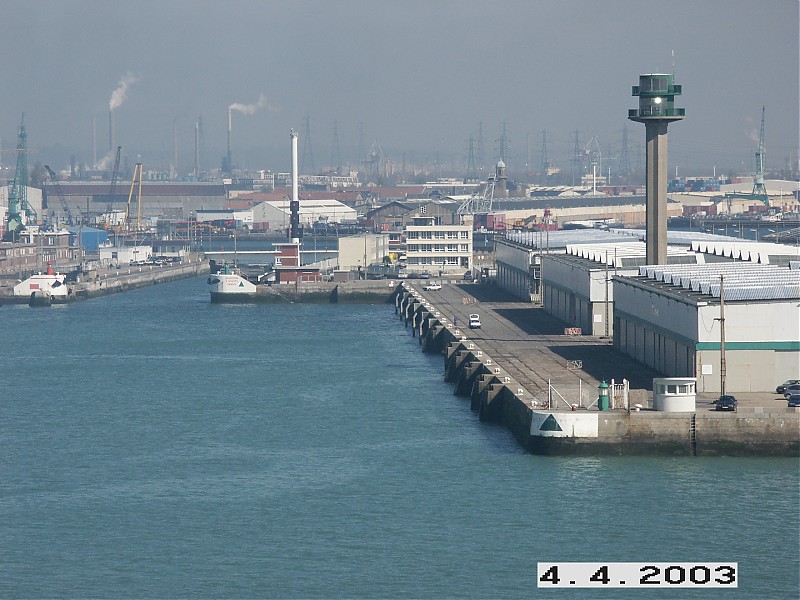 LE HAVRE - Ldg Lts Front - Quai Roger Meunier light
Keywords: Le Havre;France;English channel;Normandy