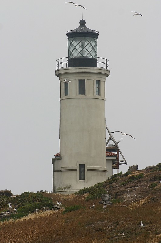 California / Anacapa island lighthouse
Author of the photo: [url=https://www.flickr.com/photos/31291809@N05/]Will[/url]
Keywords: United States;Pacific ocean;California