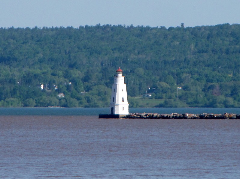 Wisconsin / Ashland Breakwater lighthouse
Author of the photo: [url=https://www.flickr.com/photos/bobindrums/]Robert English[/url]
Keywords: Wisconsin;Lake Superior;United States;Ashland