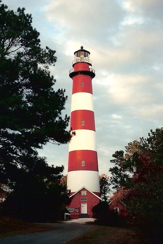 Virginia / Assateague lighthouse
Author of the photo:[url=https://www.flickr.com/photos/lighthouser/sets]Rick[/url]
Keywords: United States;Virginia;Atlantic ocean