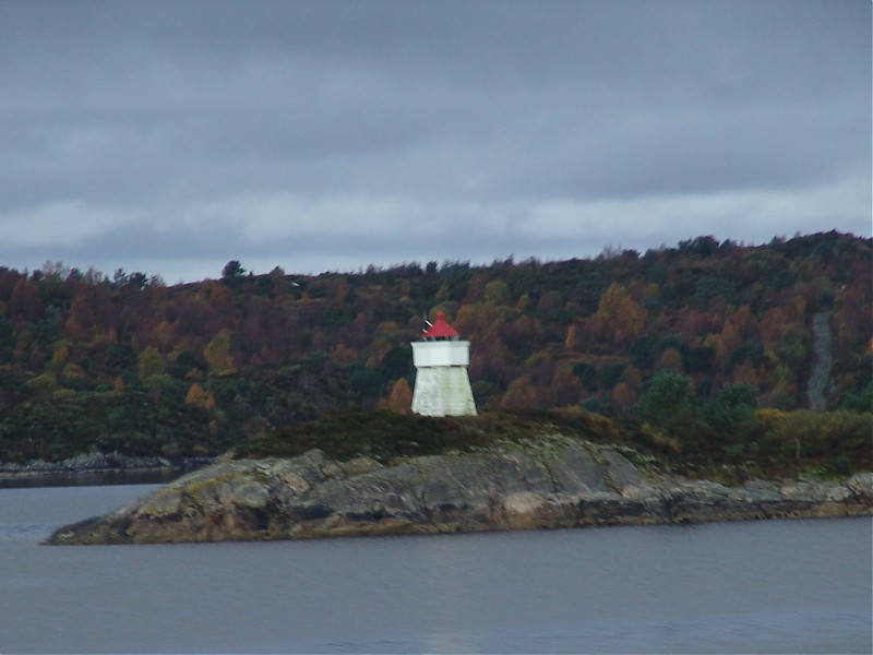 Lurefjorden / Sandholmen light
Keywords: Lurefjorden;Norwegian sea;Norway;Bergen