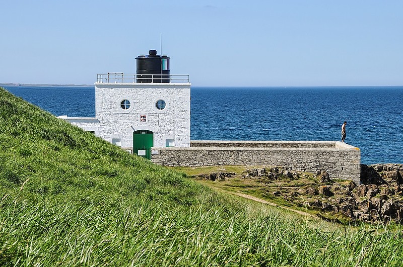 Bamburgh / Black Rock Point Lighthouse
Author of the photo: [url=https://www.flickr.com/photos/48489192@N06/]Marie-Laure Even[/url]
Keywords: Bamburgh;North sea;England;United Kingdom;Farne Islands