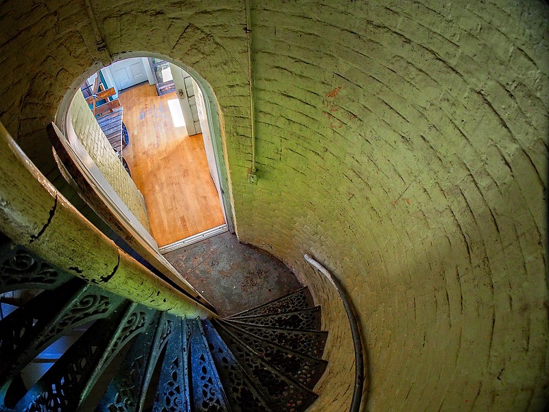 Michigan /  Beaver Head lighthouse - interior
Author of the photo: [url=https://www.flickr.com/photos/selectorjonathonphotography/]Selector Jonathon Photography[/url]
Keywords: Michigan;Lake Michigan;United States;Interior