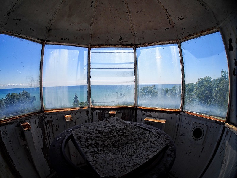 Michigan /  Beaver Head lighthouse - interior
Author of the photo: [url=https://www.flickr.com/photos/selectorjonathonphotography/]Selector Jonathon Photography[/url]
Keywords: Michigan;Lake Michigan;United States;Interior