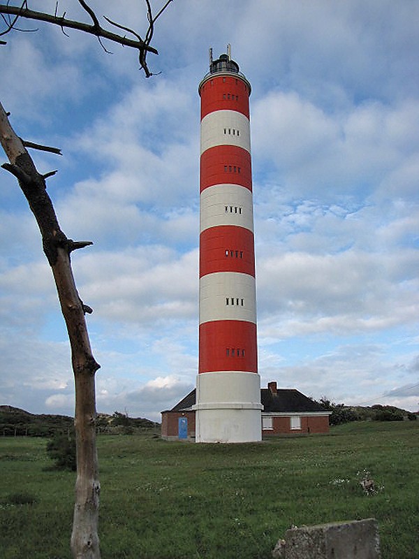 Berck Lighthouse
Author of the photo: [url=https://www.flickr.com/photos/21475135@N05/]Karl Agre[/url]
Keywords: Pas de Calais;France;Berck;English channel