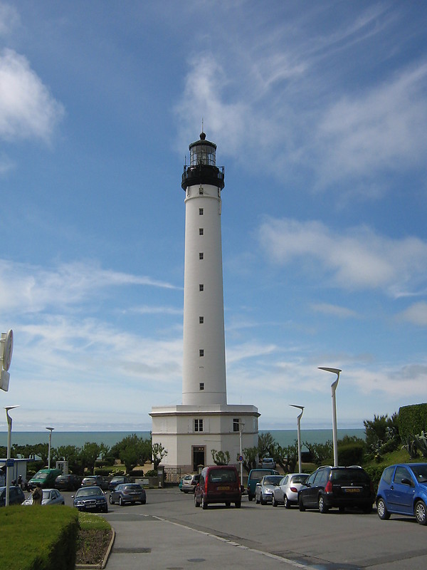 Biarritz / Pointe Saint-Martin Lighthouse
Author of the photo: [url=https://www.flickr.com/photos/yiddo2009/]Patrick Healy[/url]
Keywords: Anglet;France;Bay of Biscay