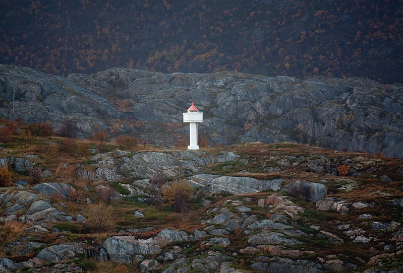 Bjornoy Lighthouse
'Photo source:[url=http://lighthousesrus.org/index.htm]www.lighthousesRus.org[/url]
Keywords: Landegode;Vestfjord;Norway;Norwegian sea