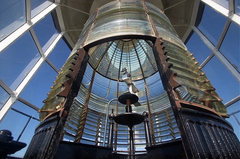 North Carolina / Bodie Island lighthouse - lamp
Author of the photo: [url=https://jeremydentremont.smugmug.com/]nelights[/url]
Keywords: North Carolina;United States;Atlantic ocean;Lamp