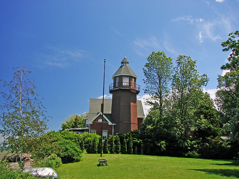 New York / Braddock Point lighthouse
Author of the photo: [url=https://www.flickr.com/photos/8752845@N04/]Mark[/url]
Keywords: New York;United States;Ontario