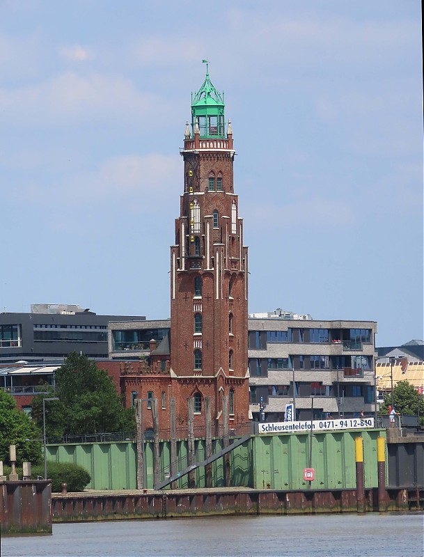 BREMERHAVEN - Neuer Hafen - S Mole - Rear Lighthouse
Author of the photo: [url=https://www.flickr.com/photos/21475135@N05/]Karl Agre[/url]
Keywords: Bremerhaven;Germany;North sea