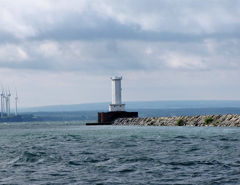 New York / Buffalo Harbor Outer Breakwater light
Author of the photo: [url=https://www.flickr.com/photos/bobindrums/]Robert English[/url]
Keywords: New York;Buffalo;United States;Lake Erie