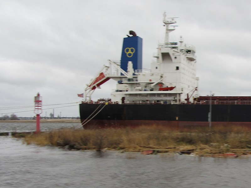 Port of Riga / Zvejas osta S entrance N beacon
Keywords: Latvia;Riga;Daugava