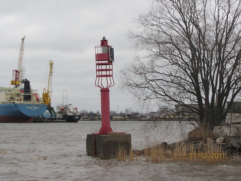 Port of Riga / Jaunm?lgr??vis light
Keywords: Latvia;Riga;Daugava