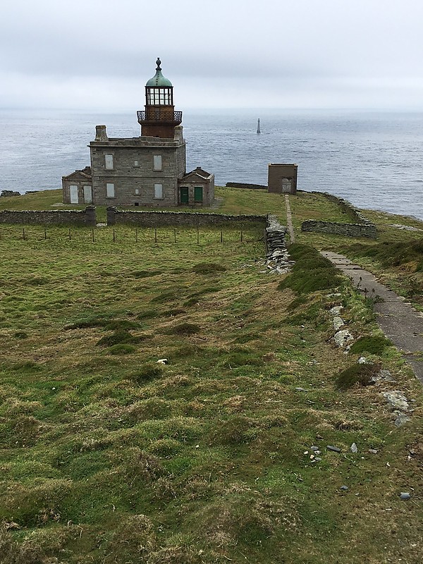 Isle of Man / Calf of Man Low lighthouse
Author of the photo: [url=https://www.flickr.com/photos/21475135@N05/]Karl Agre[/url]

Keywords: Isle of man;Irish sea