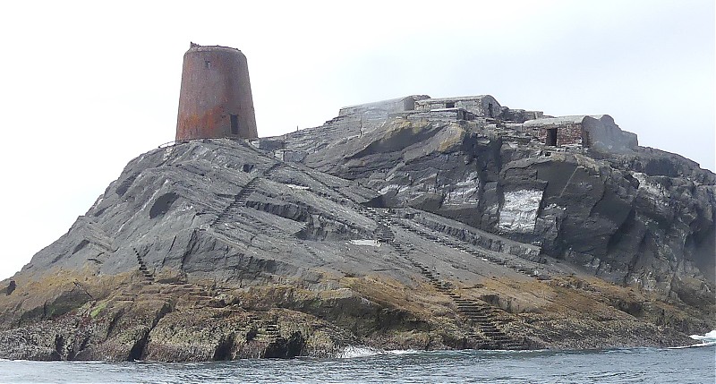 Munster / County Cork / Near Dursey Island - Bantry Region / Remains of Calf Rock Lighthouse
Author of the photo: [url=https://www.flickr.com/photos/42283697@N08/]Tom Kennedy[/url]
Keywords: Ireland;Atlantic ocean;Munster