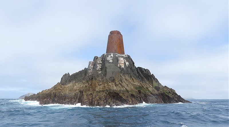 Munster / County Cork / Near Dursey Island - Bantry Region / Remains of Calf Rock Lighthouse
Author of the photo: [url=https://www.flickr.com/photos/42283697@N08/]Tom Kennedy[/url]
Keywords: Ireland;Atlantic ocean;Munster