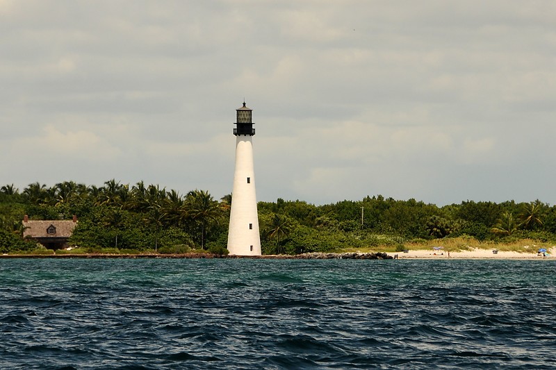 Florida / Cape Florida Lighthouse
Author of the photo: [url=https://www.flickr.com/photos/lighthouser/sets]Rick[/url]
Keywords: Florida;United States;Miami;Atlantic ocean