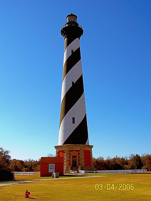 North Carolina / Cape Hatteras lighthouse
Author of the photo: [url=https://www.flickr.com/photos/bobindrums/]Robert English[/url]
Keywords: Cape Hatteras;North Carolina;United States;Atlantic ocean