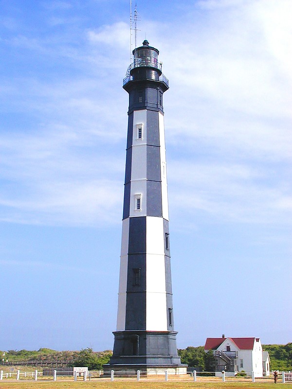 Virginia / Cape Henry (New) lighthouse
Author of the photo: [url=https://www.flickr.com/photos/8752845@N04/]Mark[/url]
Keywords: United States;Virginia;Atlantic ocean