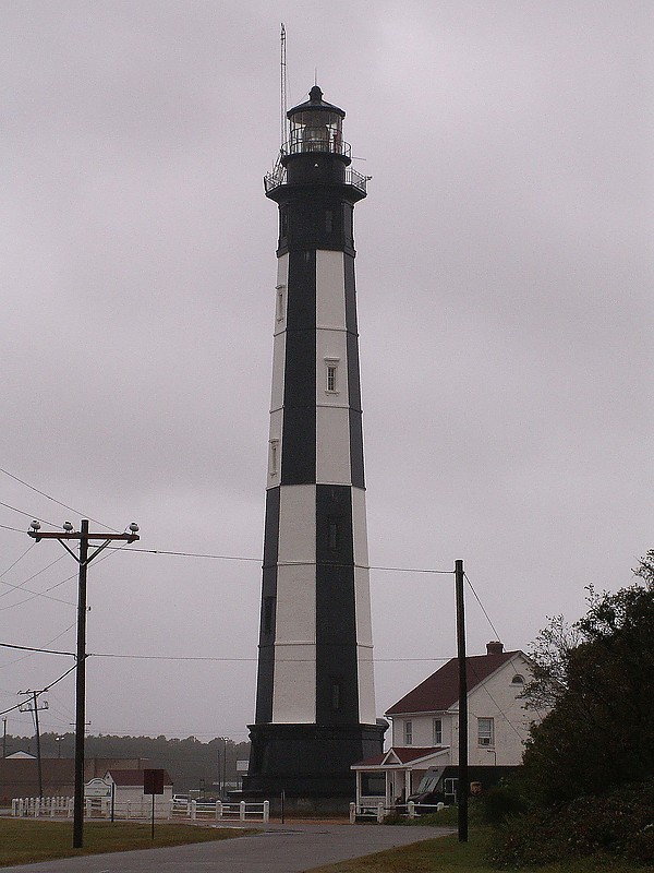 Virginia / Cape Henry (New) lighthouse
Author of the photo: [url=https://www.flickr.com/photos/21475135@N05/]Karl Agre[/url]
Keywords: United States;Virginia;Atlantic ocean