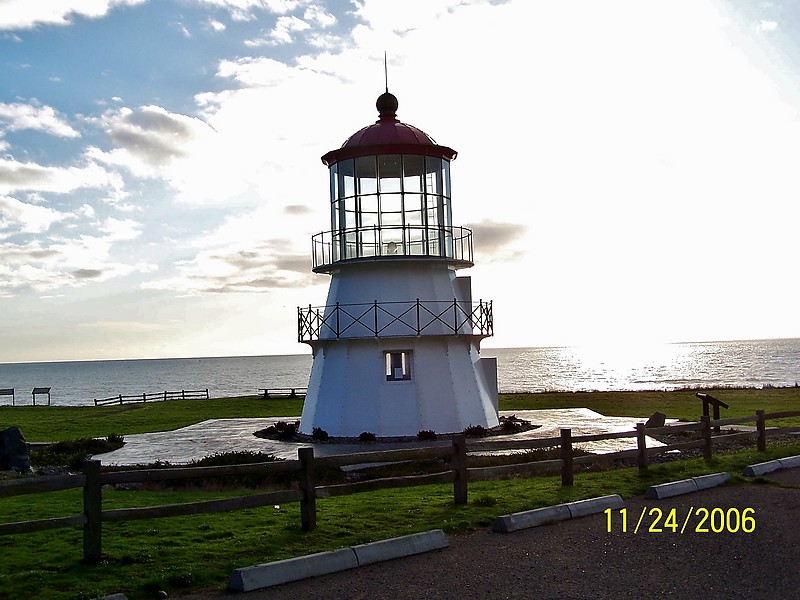California /  Cape Mendocino lighthouse
Author of the photo: [url=https://www.flickr.com/photos/bobindrums/]Robert English[/url]
Keywords: Pacific ocean;California;United States