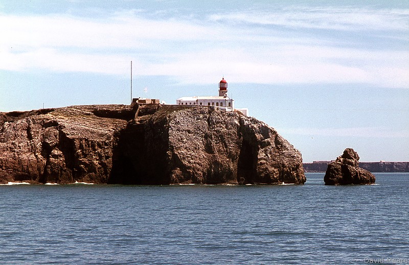 Sagres / Cabo de San Vincente Lighthouse, spring of 1966
Photo from collection of David Meare, used with permission
Keywords: Sagres;Portugal;Atlantic ocean;Historic