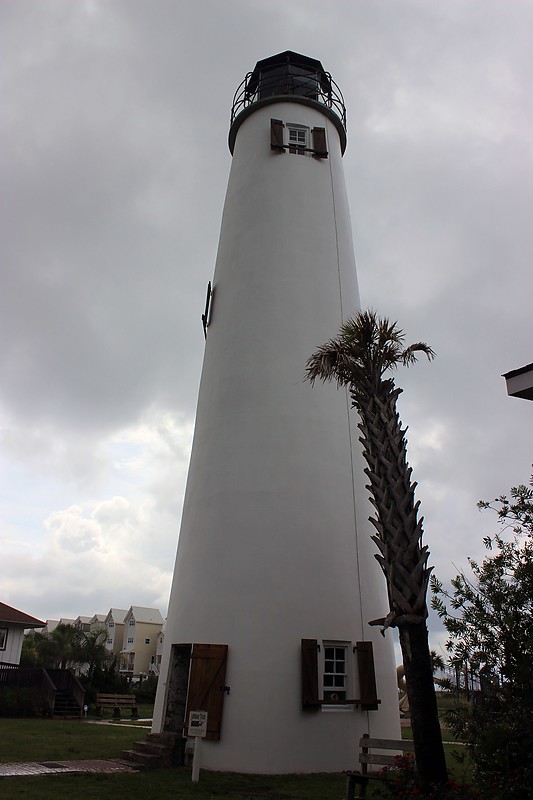 Florida / Cape St. George lighthouse
Author of the photo: [url=https://www.flickr.com/photos/31291809@N05/]Will[/url]
Keywords: Saint George Island;Florida;United States;Gulf of Mexico
