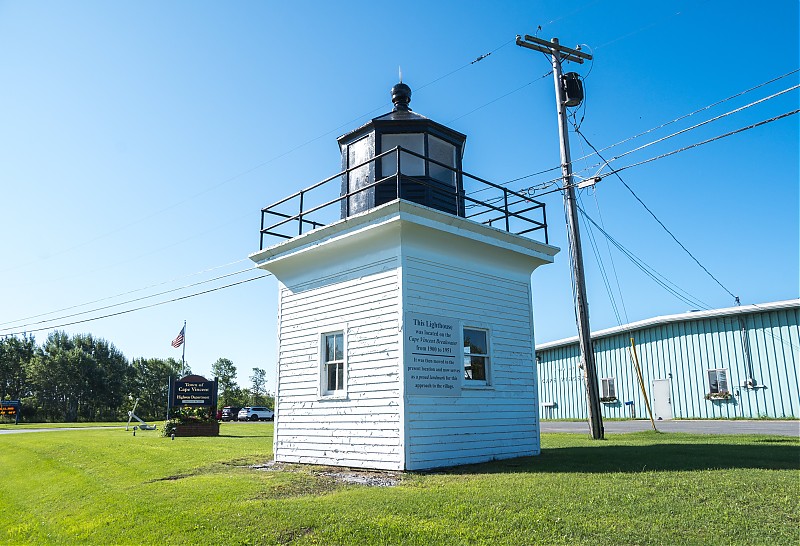 New York / Cape Vincent Breakwater lighthouse
Author of the photo: [url=https://www.flickr.com/photos/selectorjonathonphotography/]Selector Jonathon Photography[/url]
Keywords: New York;United States;Saint Lawrence river