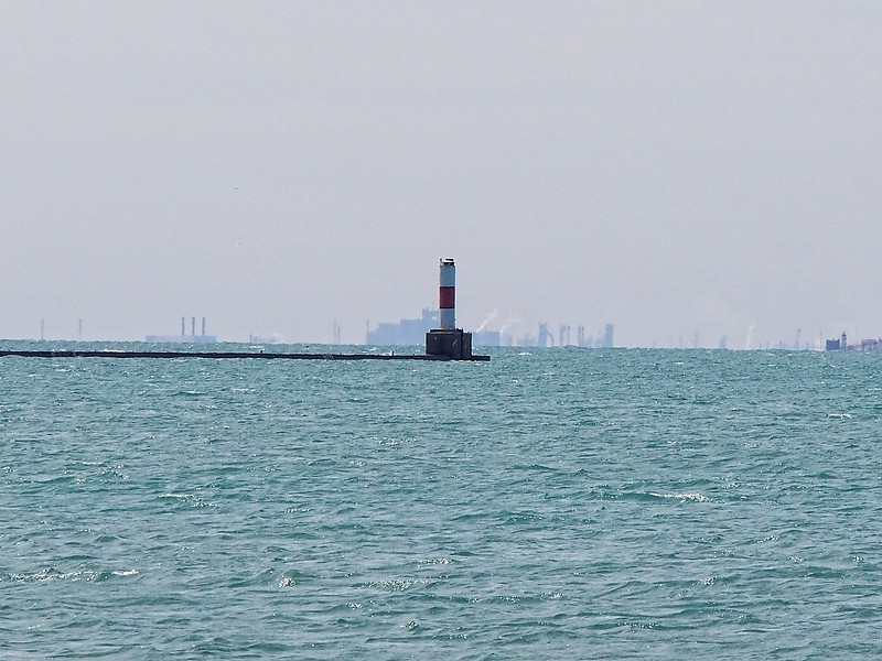 Illinois / Chicago Harbor Outer Breakwater South Head light 
Author of the photo: [url=https://www.flickr.com/photos/selectorjonathonphotography/]Selector Jonathon Photography[/url]
Keywords: United States;Illinois;Chicago;Lake Michigan