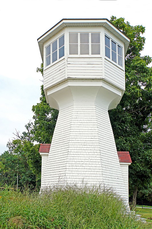 Cole Shoal Range Rear lighthouse
Author of the photo: [url=https://www.flickr.com/photos/archer10/] Dennis Jarvis[/url]

Keywords: Saint Lawrence River;Canada;Ontario