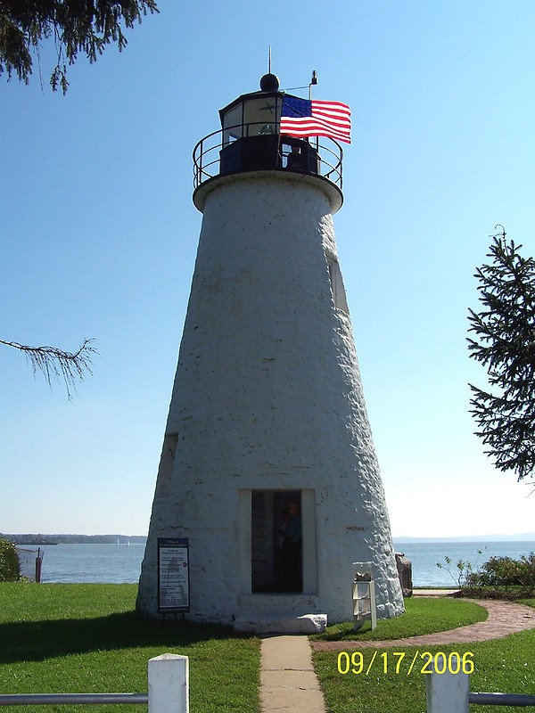 Maryland / Concord Point lighthouse
Author of the photo: [url=https://www.flickr.com/photos/bobindrums/]Robert English[/url]
Keywords: Maryland;United States;Chesapeake bay