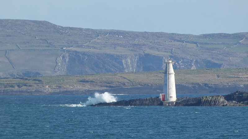Copper Point Lighthouse
Author of the photo: [url=https://www.flickr.com/photos/yiddo2009/]Patrick Healy[/url]
Keywords: Ireland;Atlantic ocean;Munster