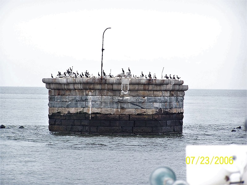 New Jersey / Cross Ledge lighthouse remnants
Author of the photo: [url=https://www.flickr.com/photos/bobindrums/]Robert English[/url]
Keywords: Delaware Bay;New Jersey;United States;Offshore