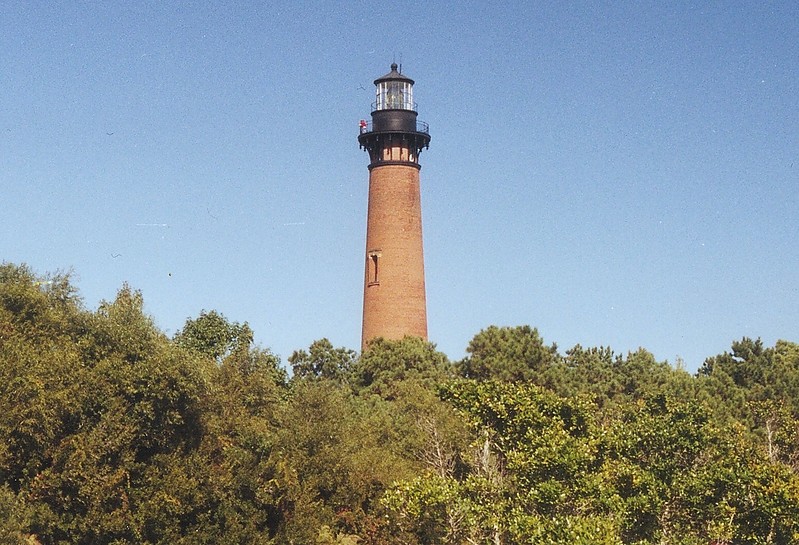 North Carolina / Corolla / Currituck Beach lighthouse
Author of the photo: [url=https://www.flickr.com/photos/larrymyhre/]Larry Myhre[/url]

Keywords: North Carolina;Atlantic ocean;United States;Corolla